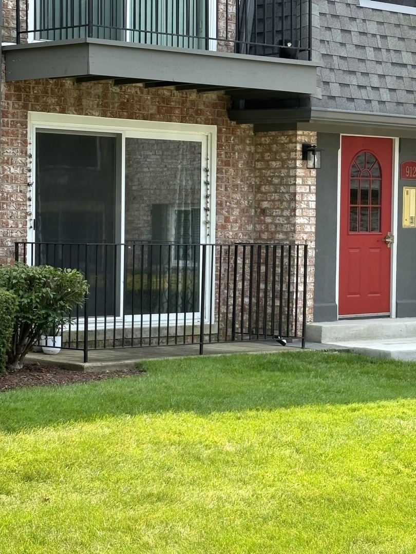 912 South Plum Grove Road, Unit 121 Palatine, IL 60067 - Photo 6 of 16