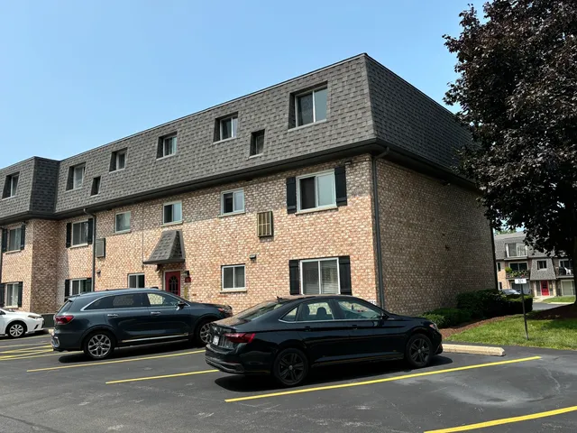 $1,700 | 912 South Plum Grove Road, Unit 121, Palatine, IL 60067