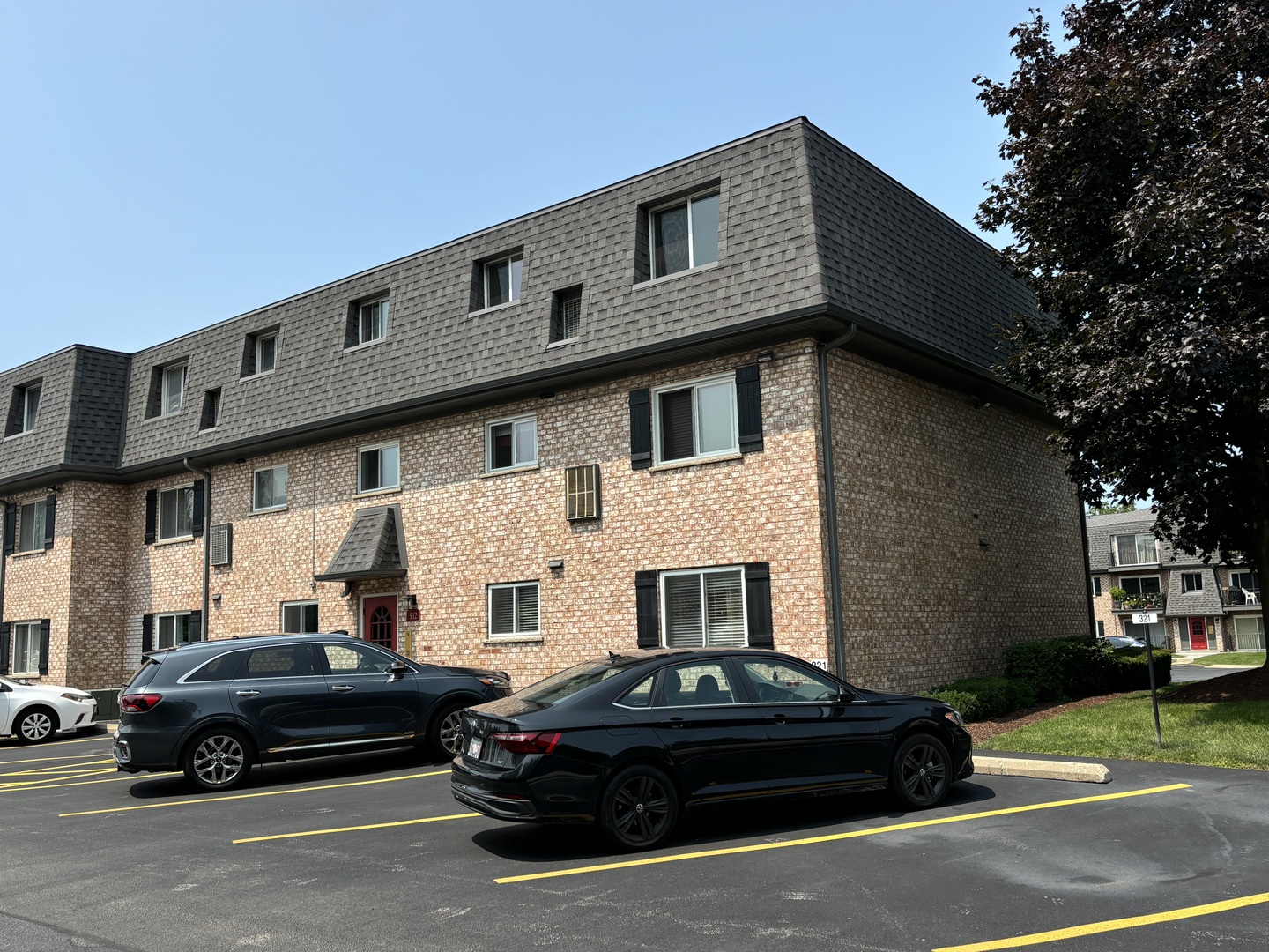 912 South Plum Grove Road, Unit 121 Palatine, IL 60067 - Photo 8 of 16