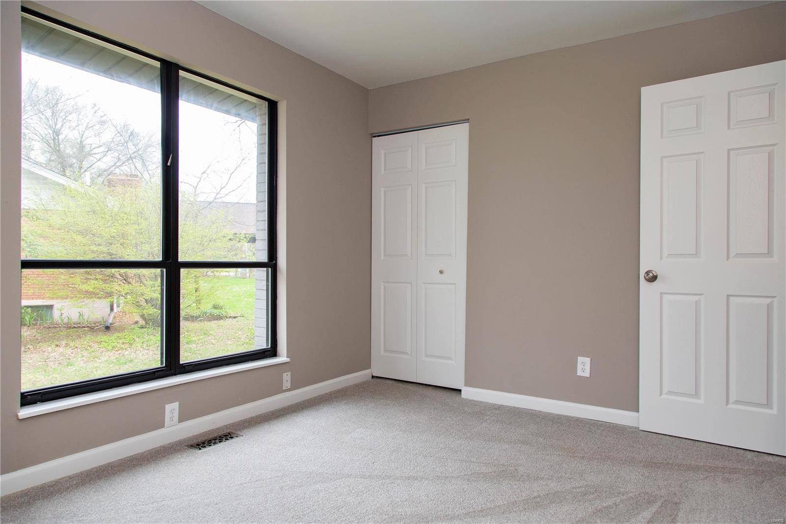 2485 Fair Acres Road St. Louis, MO 63136 - Photo 11 of 26 Gallery Image 11