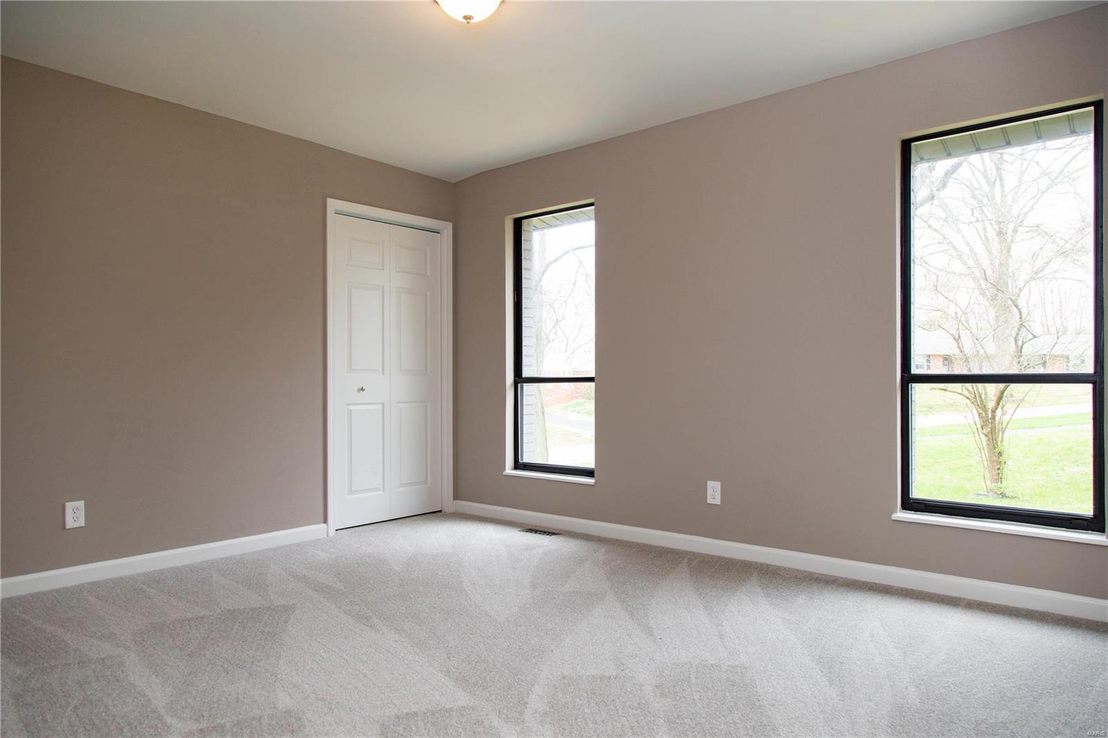 2485 Fair Acres Road St. Louis, MO 63136 - Photo 12 of 26 Gallery Image 12