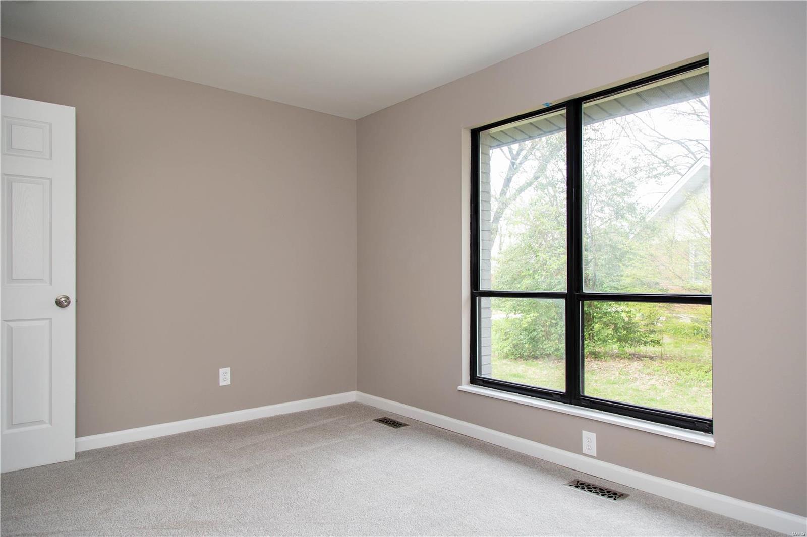 2485 Fair Acres Road St. Louis, MO 63136 - Photo 7 of 26 Gallery Image 7