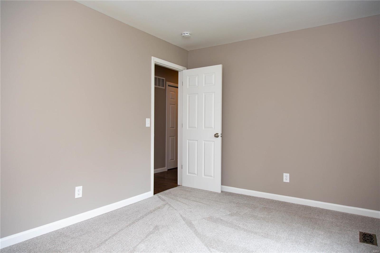 2485 Fair Acres Road St. Louis, MO 63136 - Photo 8 of 26 Gallery Image 8