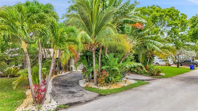 $899,000 | 5451 Northeast 22nd Avenue, Fort Lauderdale, FL 33308