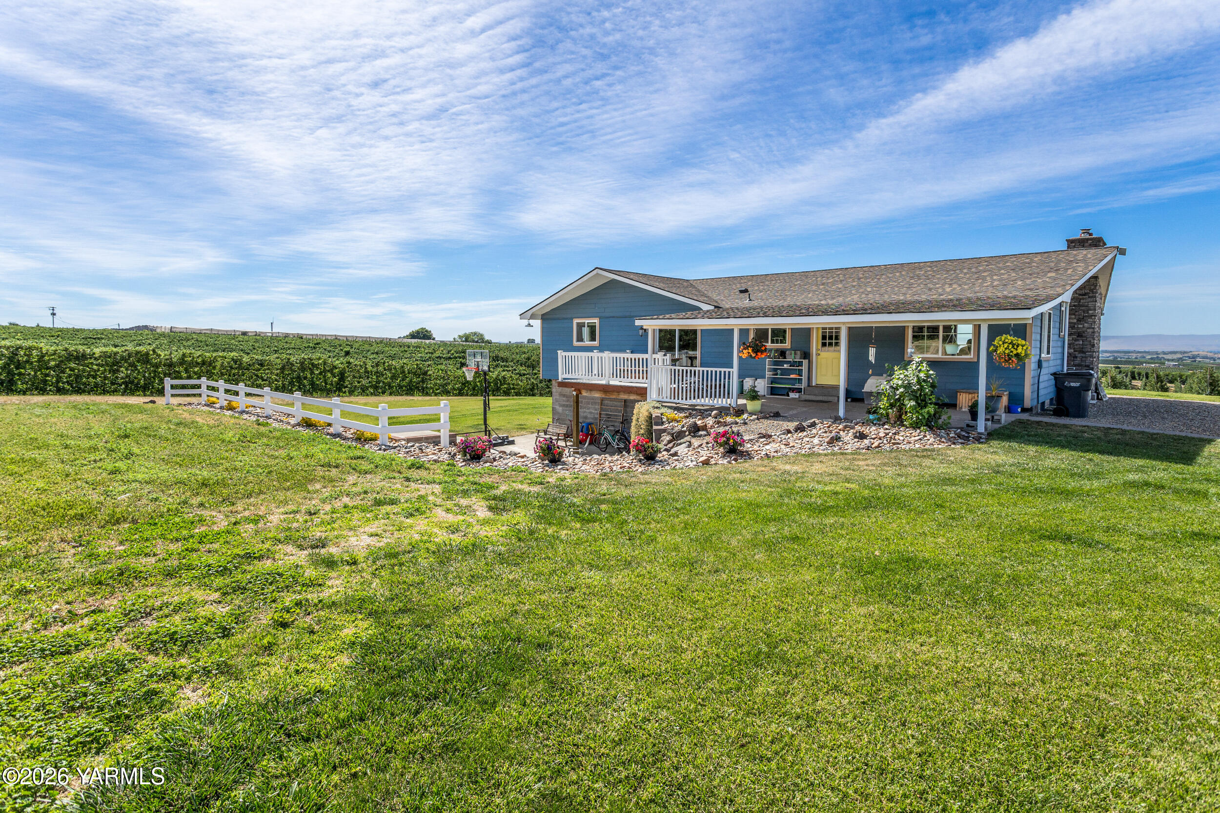 2301 Houghton Road Zillah, WA 98953 - Photo 27 of 34 Backyard View