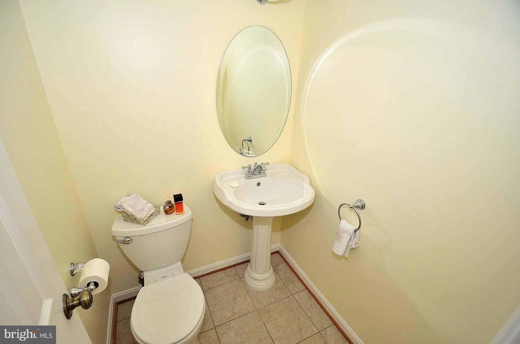11509 Vale Road Oakton, VA 22124 - Photo 14 of 25 Bath