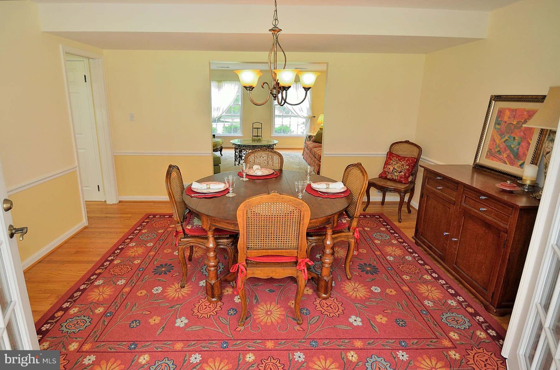11509 Vale Road Oakton, VA 22124 - Photo 4 of 25 Dining Room