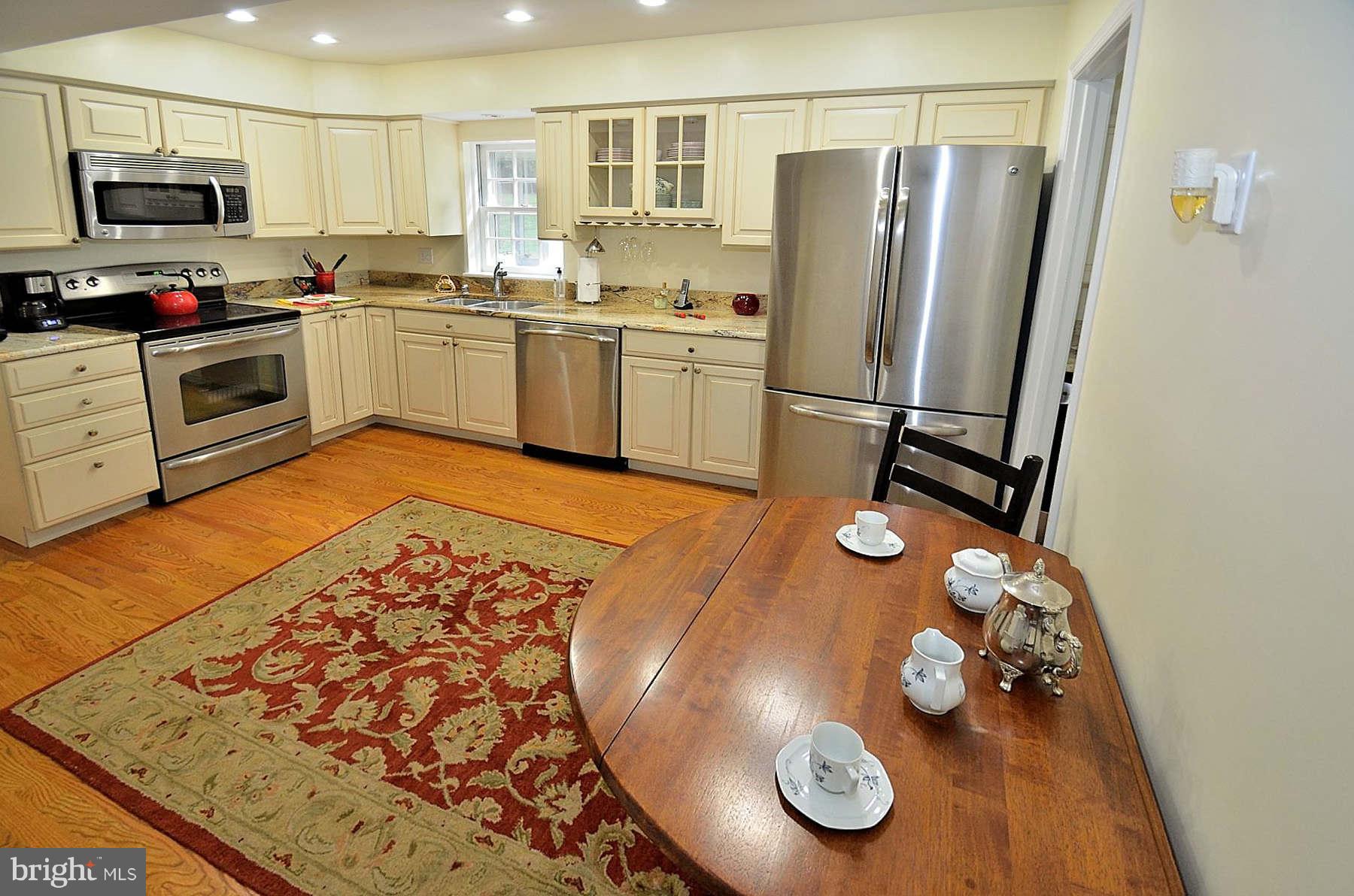 11509 Vale Road Oakton, VA 22124 - Photo 9 of 25 Kitchen