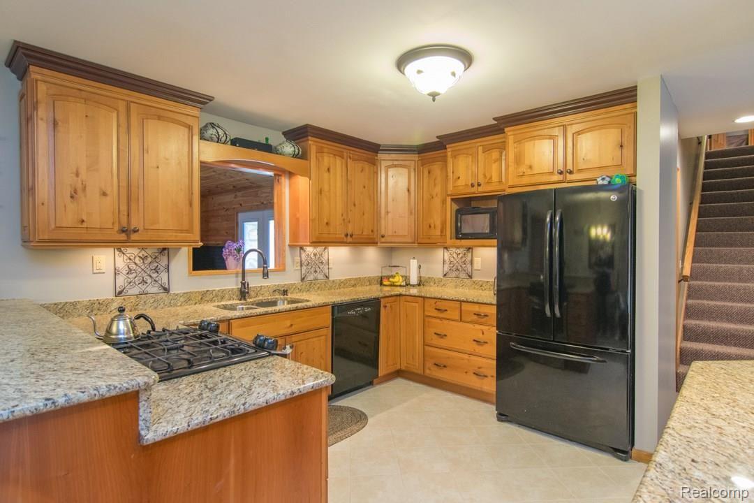 13550 Farm Road Belleville, MI 48111 - Photo 13 of 54 DSC_0923.jpg