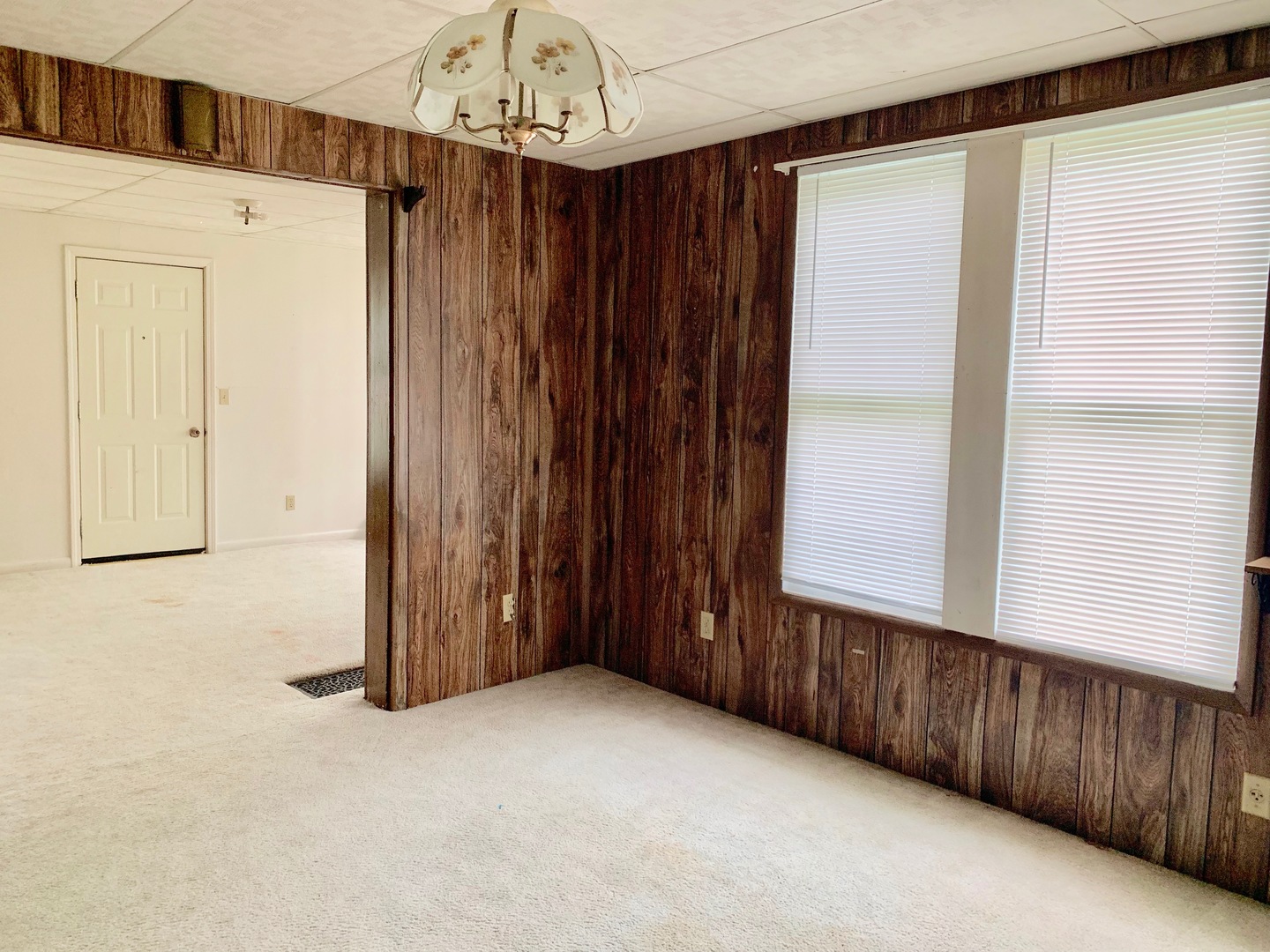 658 6th Street LaSalle, IL 61301 - Photo 8 of 15