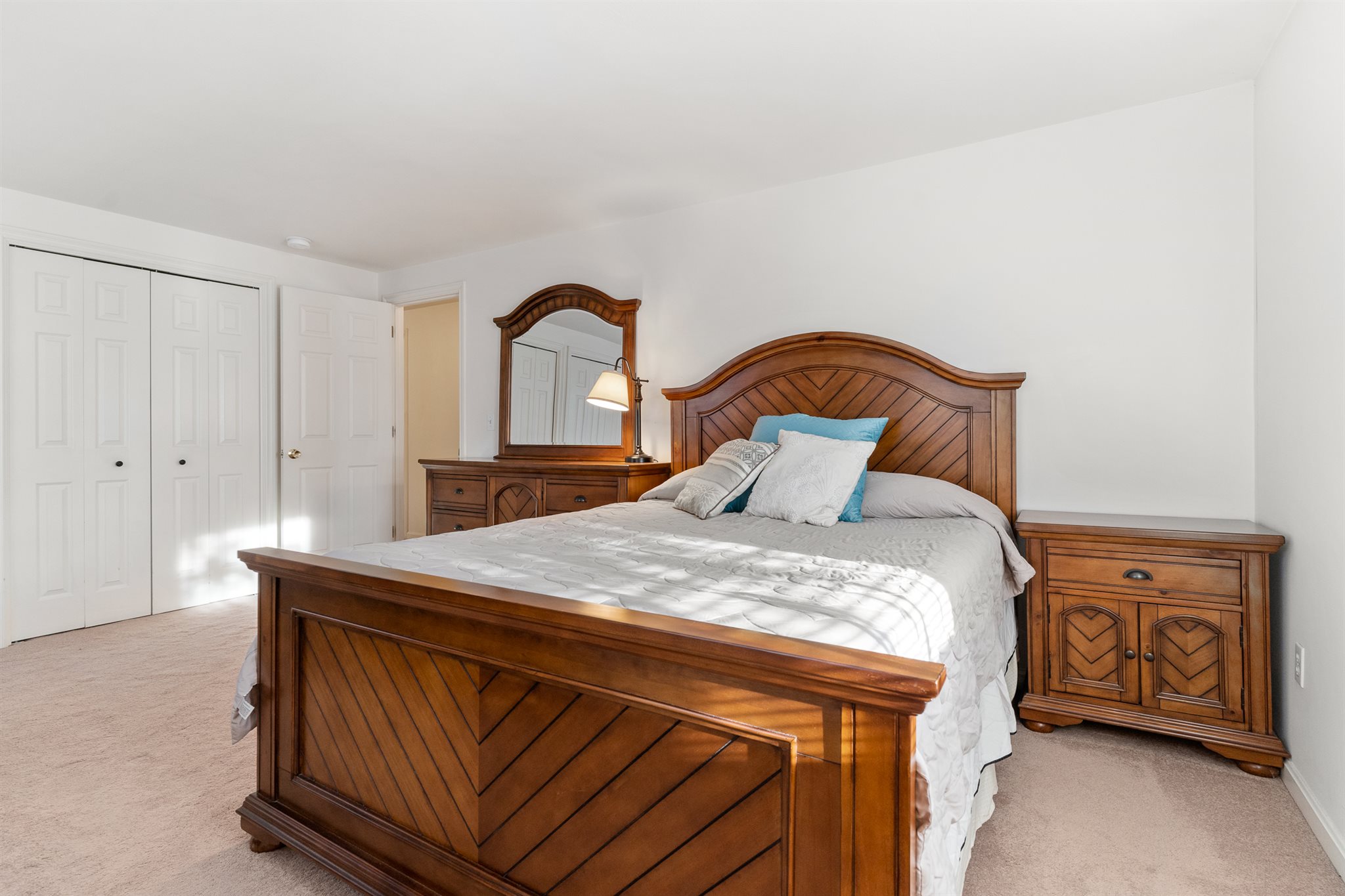 10 Castlegate Way Nashua, NH 03063 - Photo 22 of 40