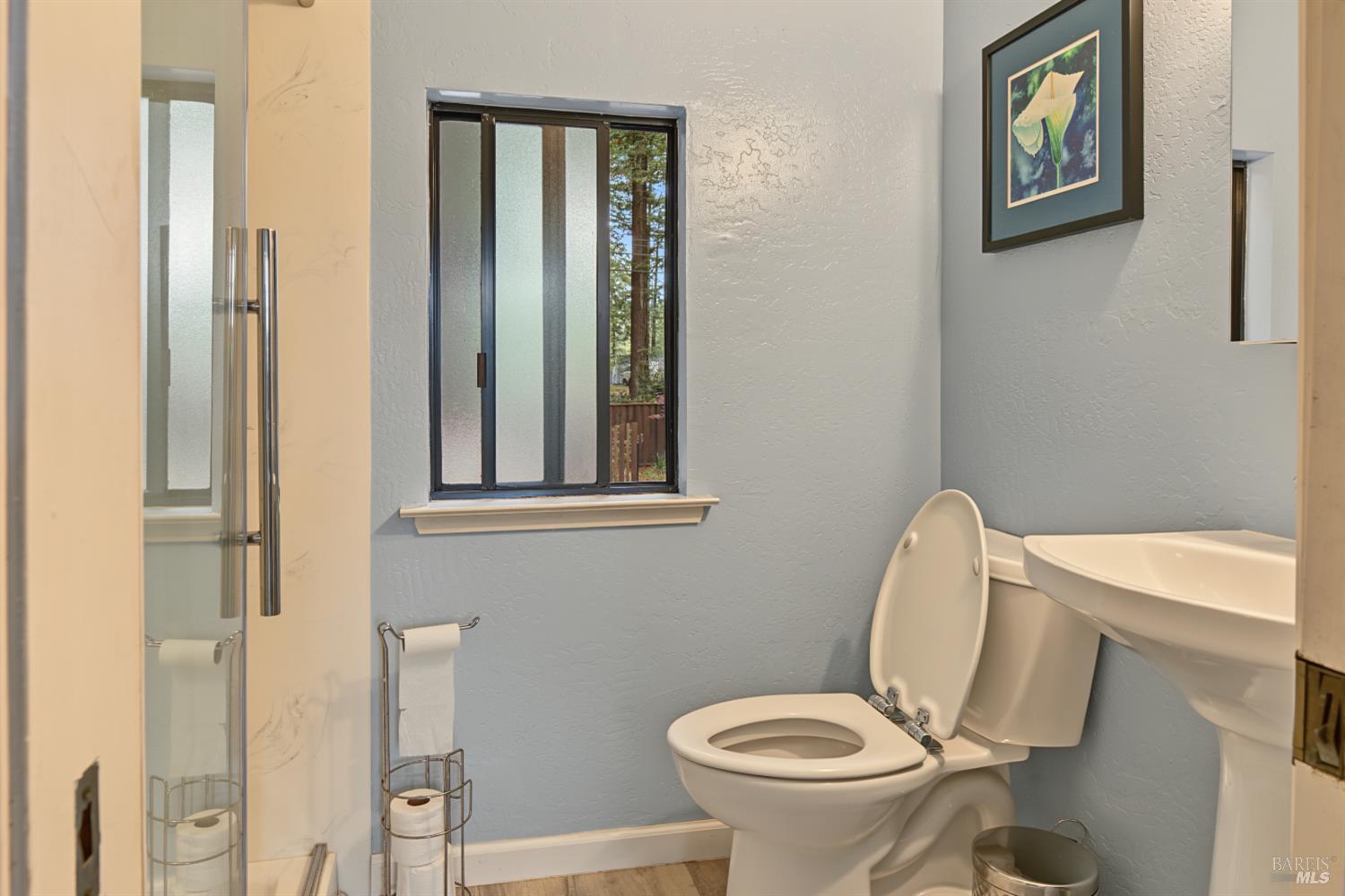 2411 Joy Road Occidental, CA 95465 - Photo 22 of 65 Upstairs bath - Main house