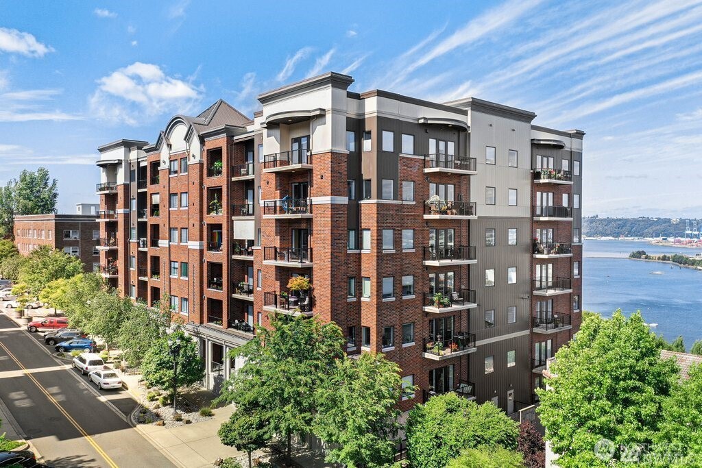 505 Broadway, Unit 802 Tacoma, WA 98402 - Photo 1 of 23 front view of a building
