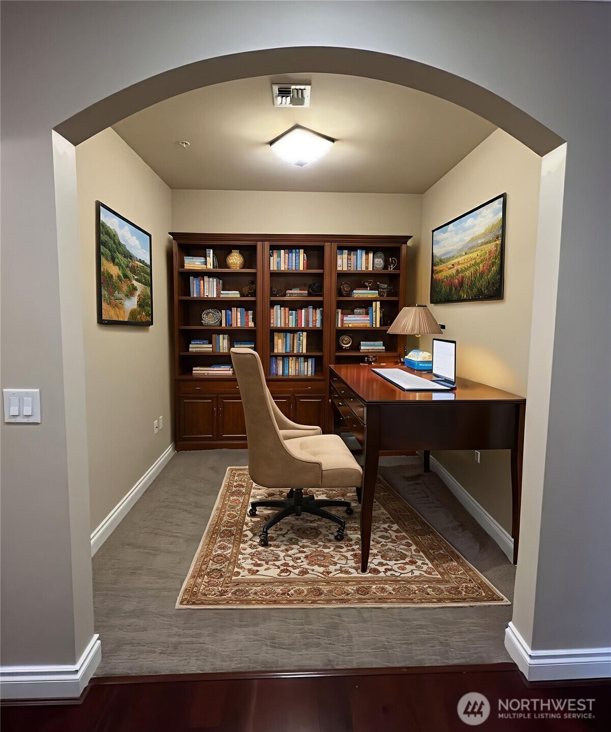 505 Broadway, Unit 802 Tacoma, WA 98402 - Photo 4 of 23 a workspace with furniture and window