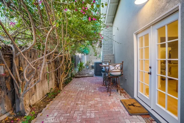 $1,594,900 | 20619 Martha Street, Woodland Hills, CA 91367