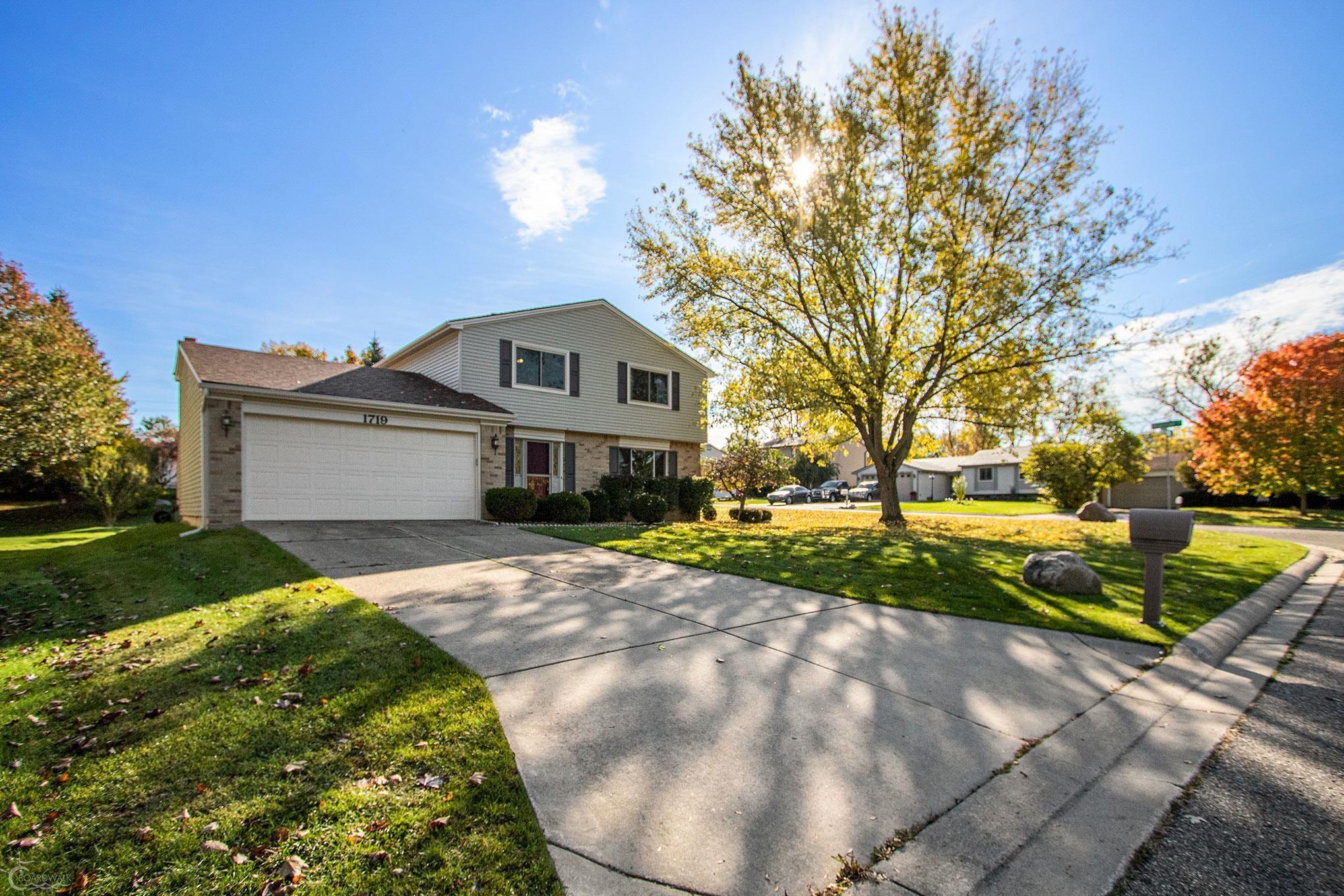 1719 Morningside Lane Rochester Hills, MI 48307 - Photo 1 of 26