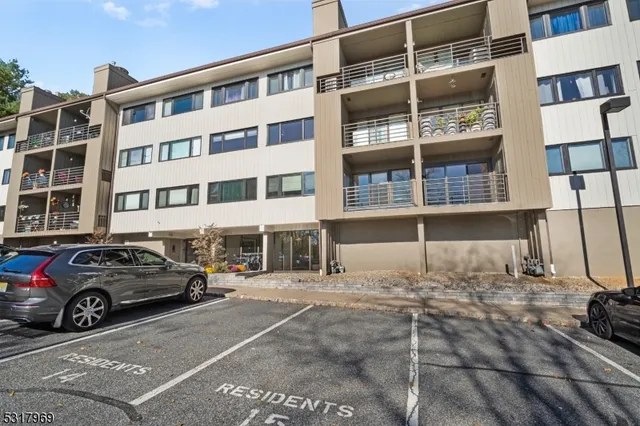 $2,700 | 41 Mt Kemble Avenue, Unit 204, Morristown, NJ 07960