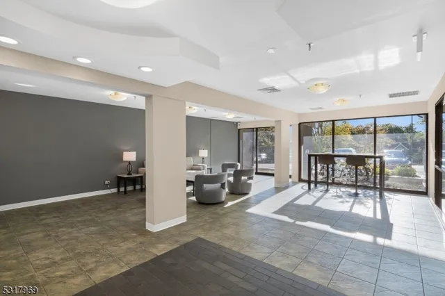 $2,700 | 41 Mt Kemble Avenue, Unit 204, Morristown, NJ 07960