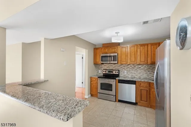 $2,700 | 41 Mt Kemble Avenue, Unit 204, Morristown, NJ 07960