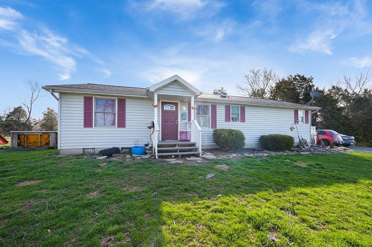 9362 Little Hominy Ridge Road Florence, IN 47020 - Photo 2 of 22