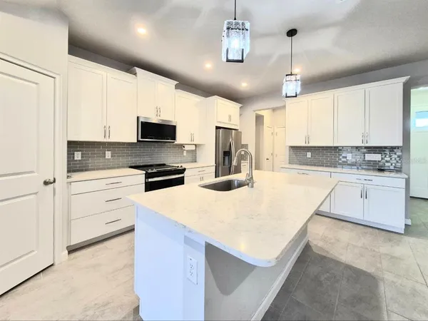 $2,500 | 8319 Wildflower Glen Avenue, Odessa, FL 33556