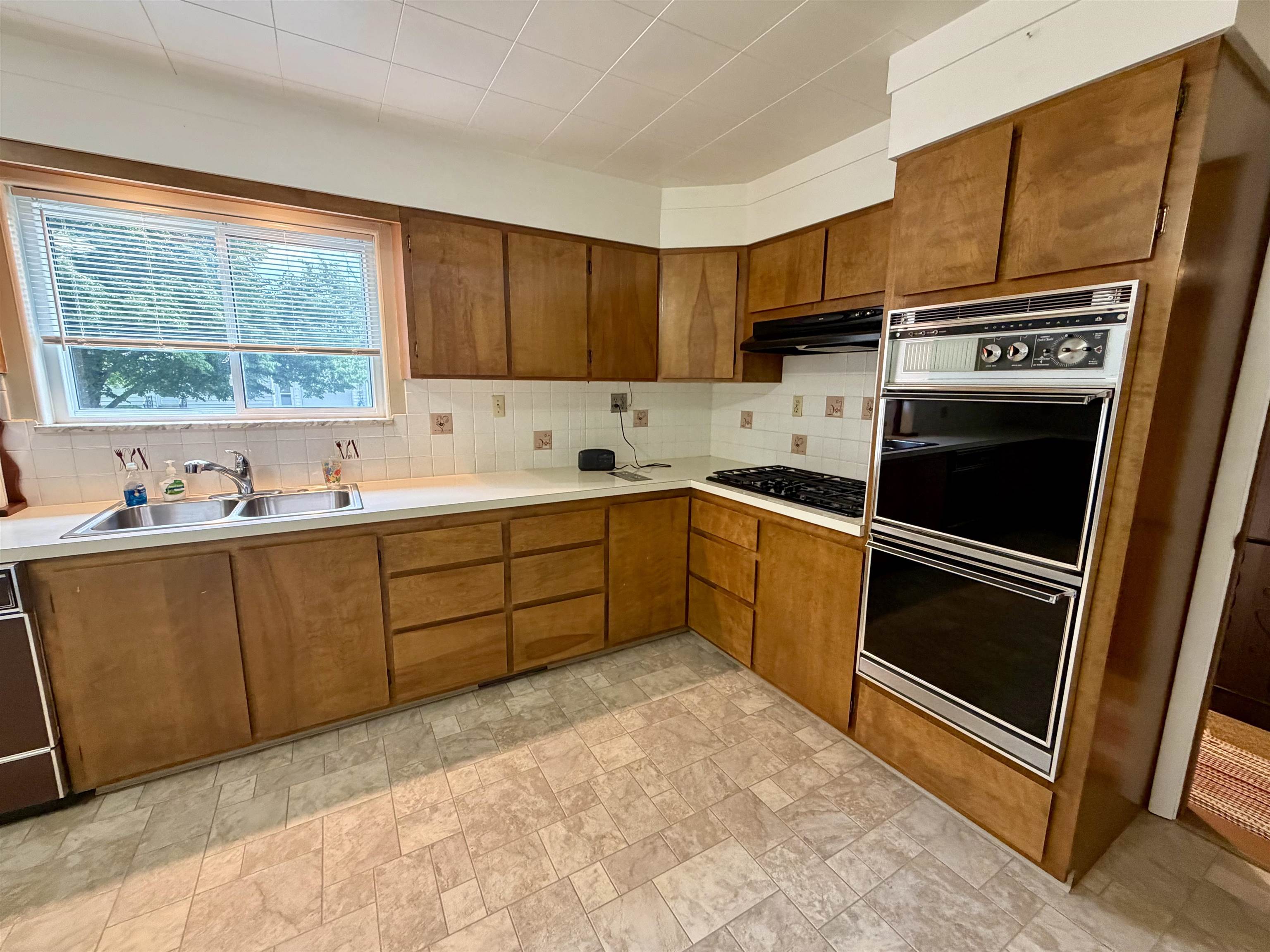 216 8th Street Pinconning, MI 48650 - Photo 11 of 29