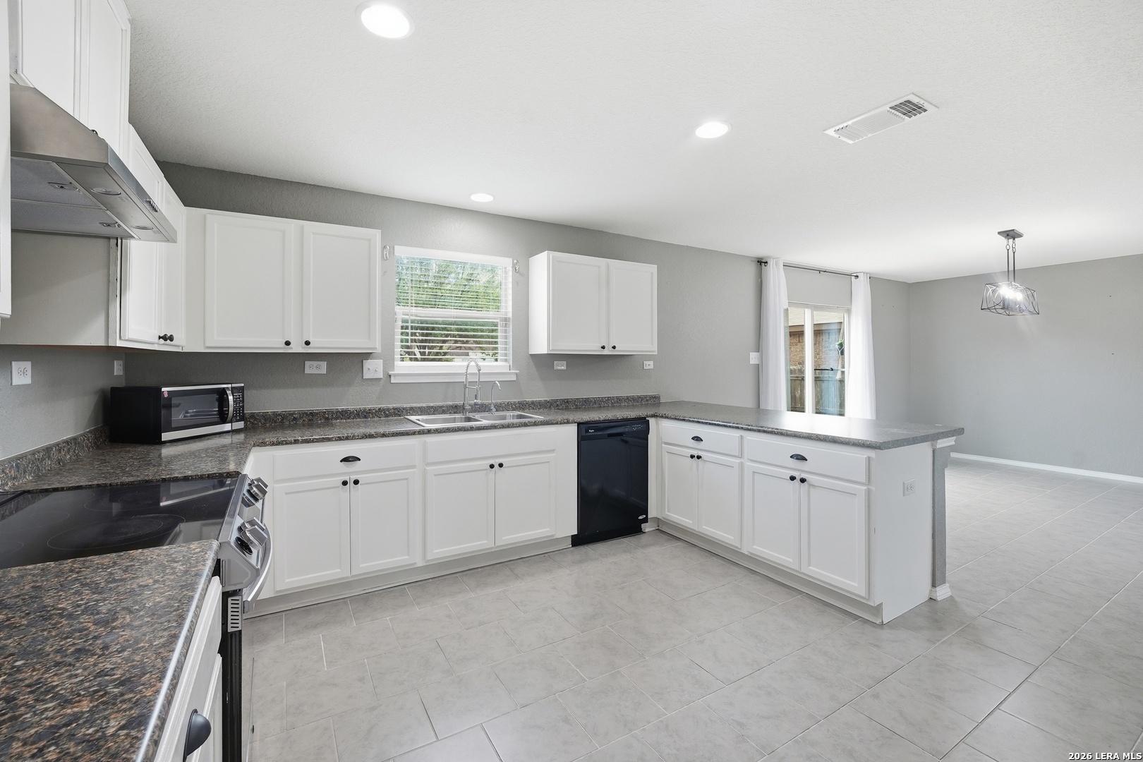186 Granite Mist Universal City, TX 78148 - Photo 11 of 26