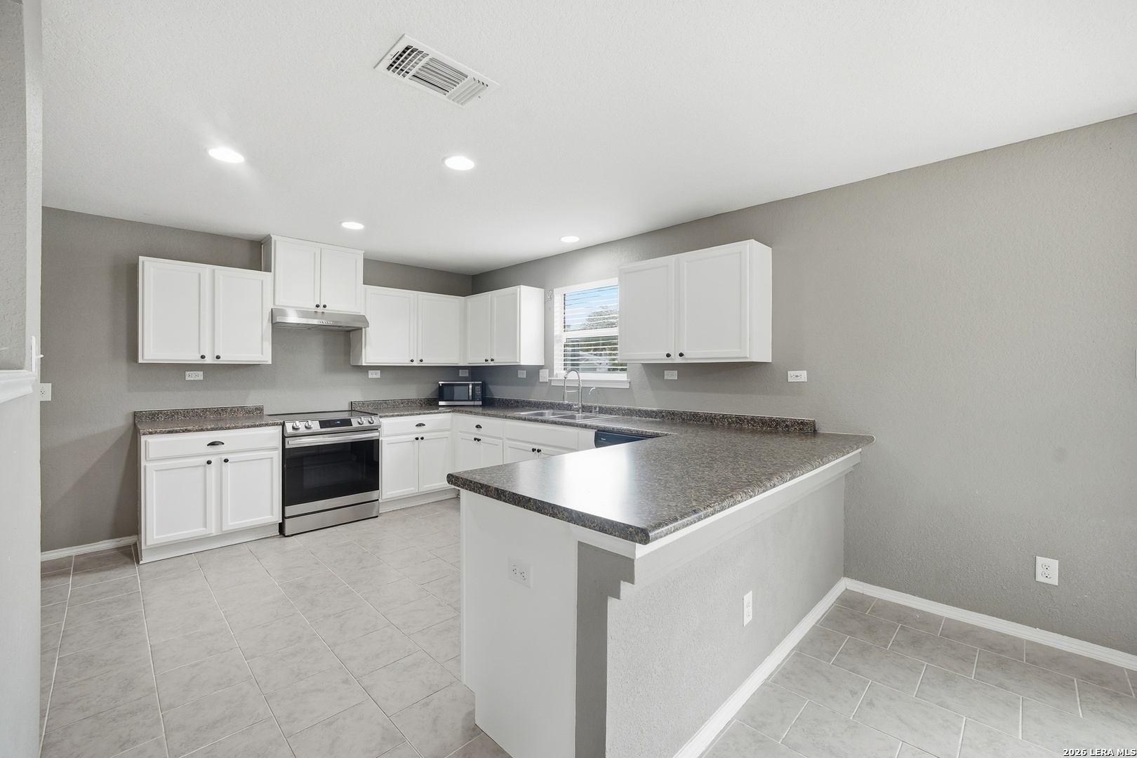 186 Granite Mist Universal City, TX 78148 - Photo 12 of 26