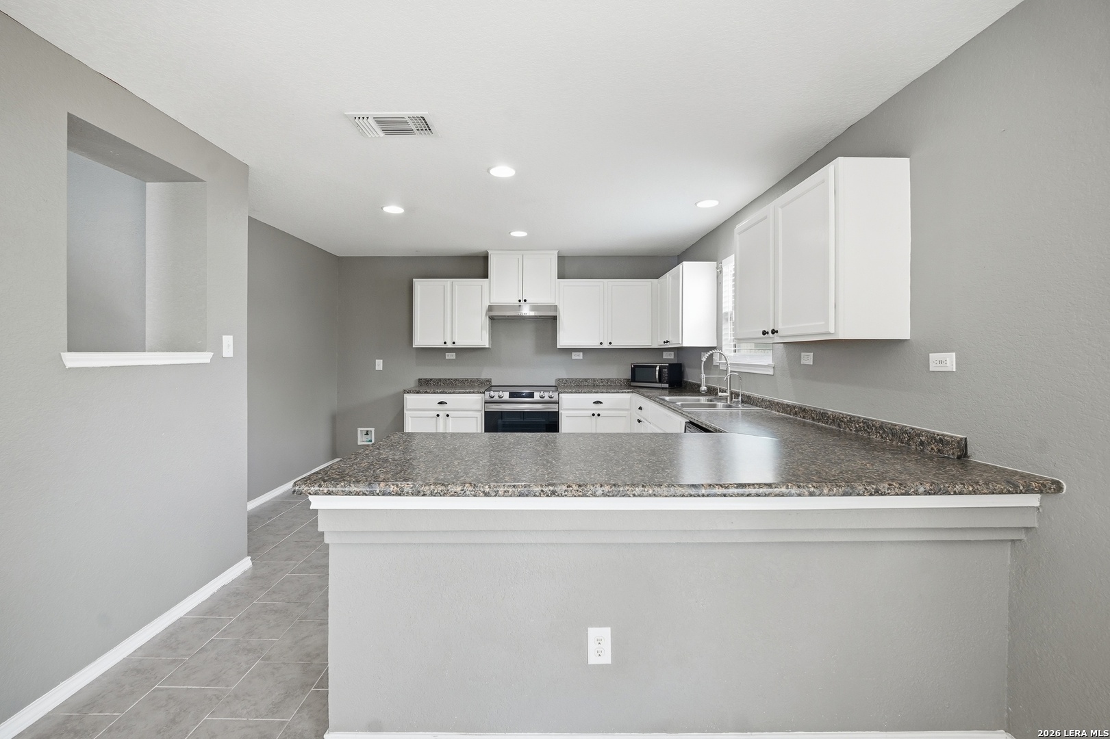186 Granite Mist Universal City, TX 78148 - Photo 9 of 26