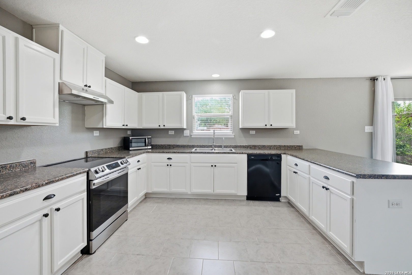 186 Granite Mist Universal City, TX 78148 - Photo 10 of 26