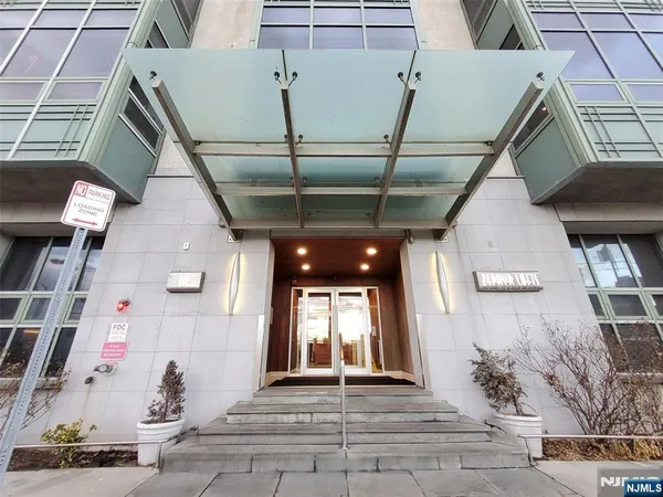 a view of entryway