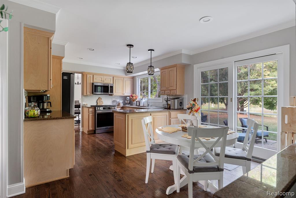 36289 Fredericksburg Road Farmington Hills, MI 48331 - Photo 8 of 25