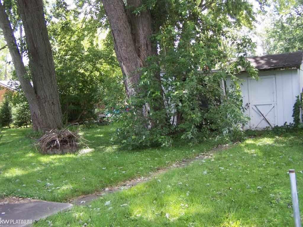7280 Oak Road Lexington, MI 48450 - Photo 9 of 18 31259845-10.JPG