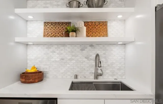 $3,295 | 425 West Beech Street, Unit 613, San Diego, CA 92101