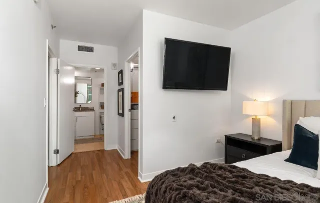 $3,295 | 425 West Beech Street, Unit 613, San Diego, CA 92101