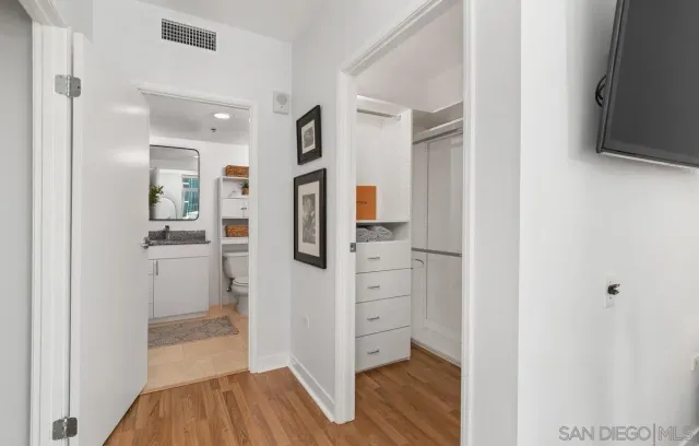 $3,295 | 425 West Beech Street, Unit 613, San Diego, CA 92101