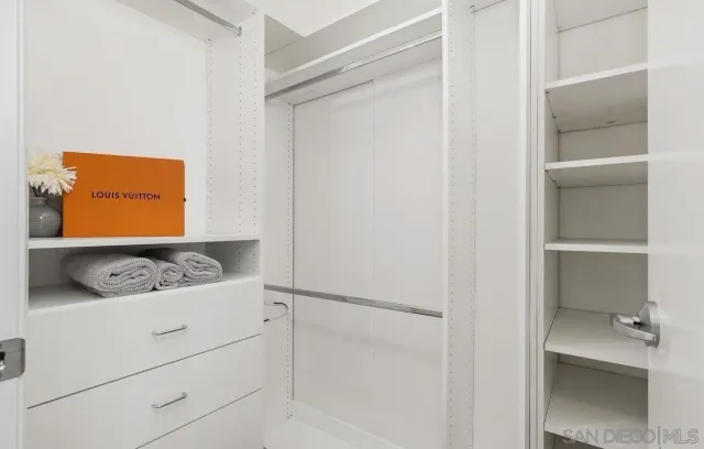 $3,295 | 425 West Beech Street, Unit 613, San Diego, CA 92101