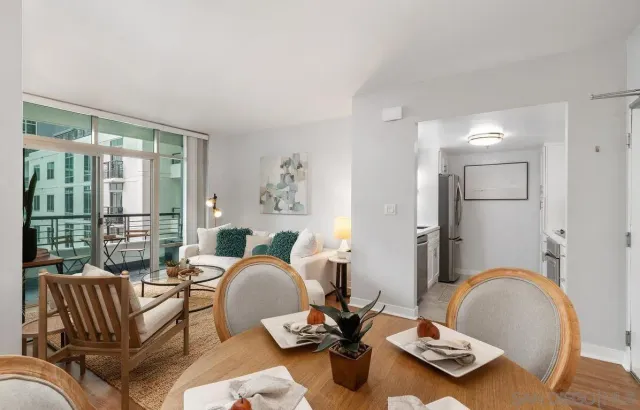 $3,295 | 425 West Beech Street, Unit 613, San Diego, CA 92101