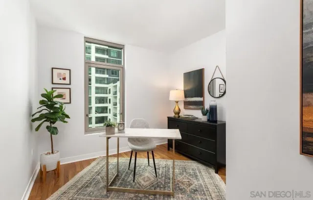 $3,295 | 425 West Beech Street, Unit 613, San Diego, CA 92101