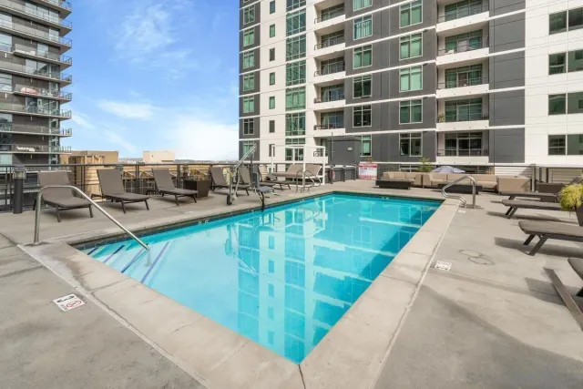 $3,295 | 425 West Beech Street, Unit 613, San Diego, CA 92101