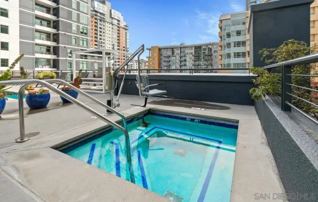 $3,295 | 425 West Beech Street, Unit 613, San Diego, CA 92101