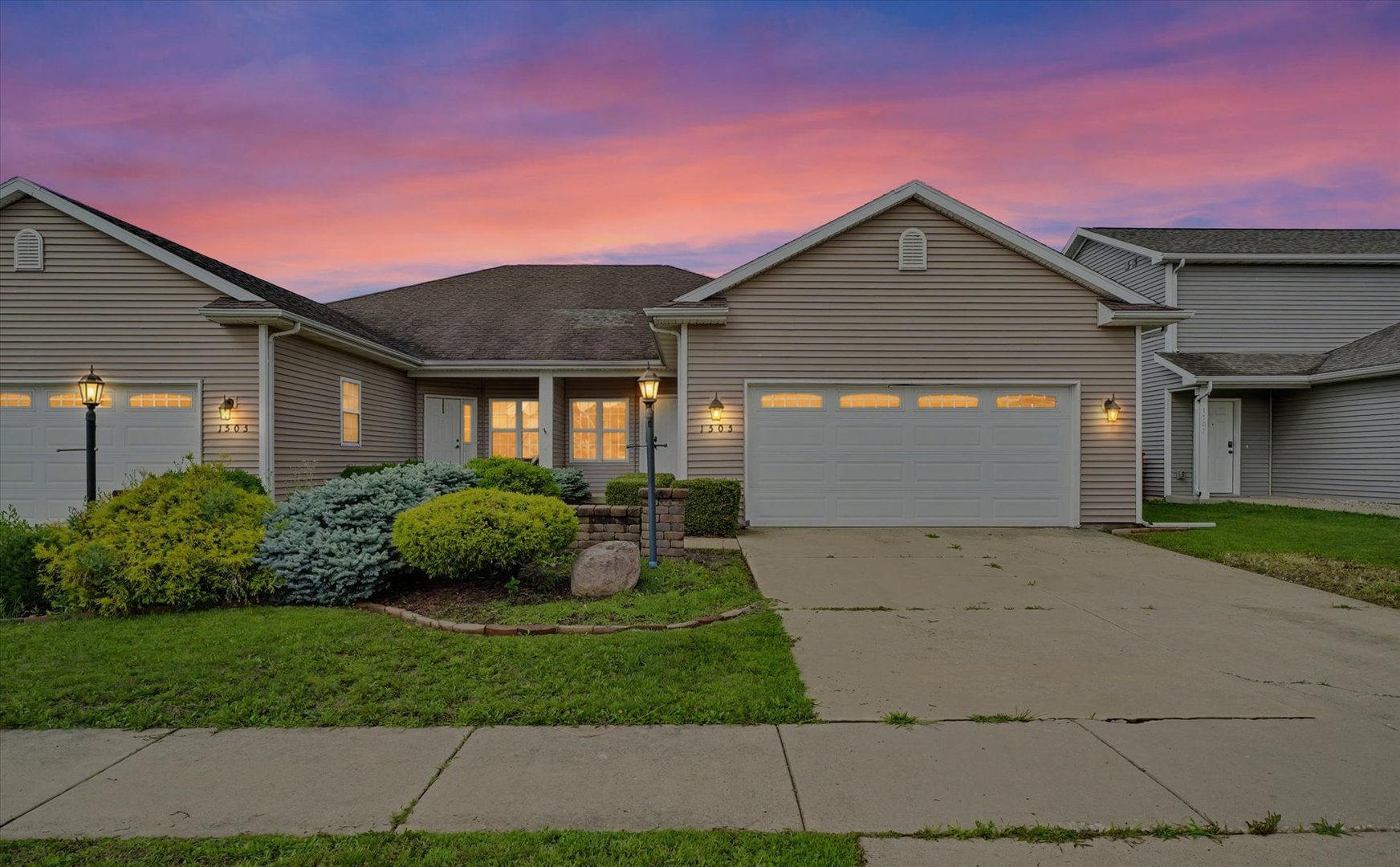 1505 Stonebluff Court Champaign, IL 61822 - Photo 2 of 33
