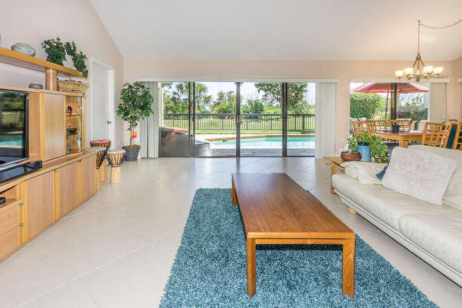 308 River Edge Road Jupiter, FL 33477 - Photo 5 of 45 308 River Edge Rd Jupiter FL-small-005-2