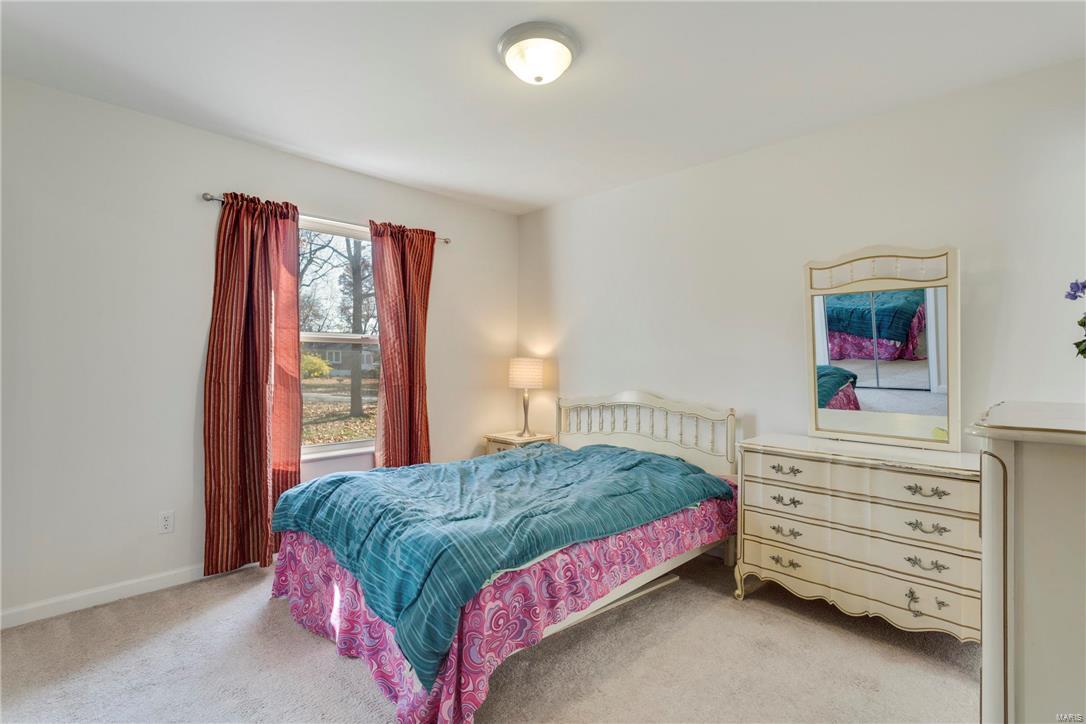 2832 Ridgeway Avenue St. Louis, MO 63114 - Photo 11 of 20 Gallery Image 11
