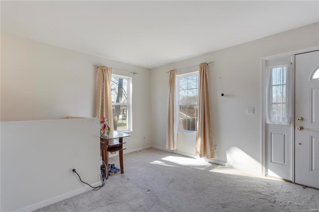 2832 Ridgeway Avenue St. Louis, MO 63114 - Photo 4 of 20 Gallery Image 4