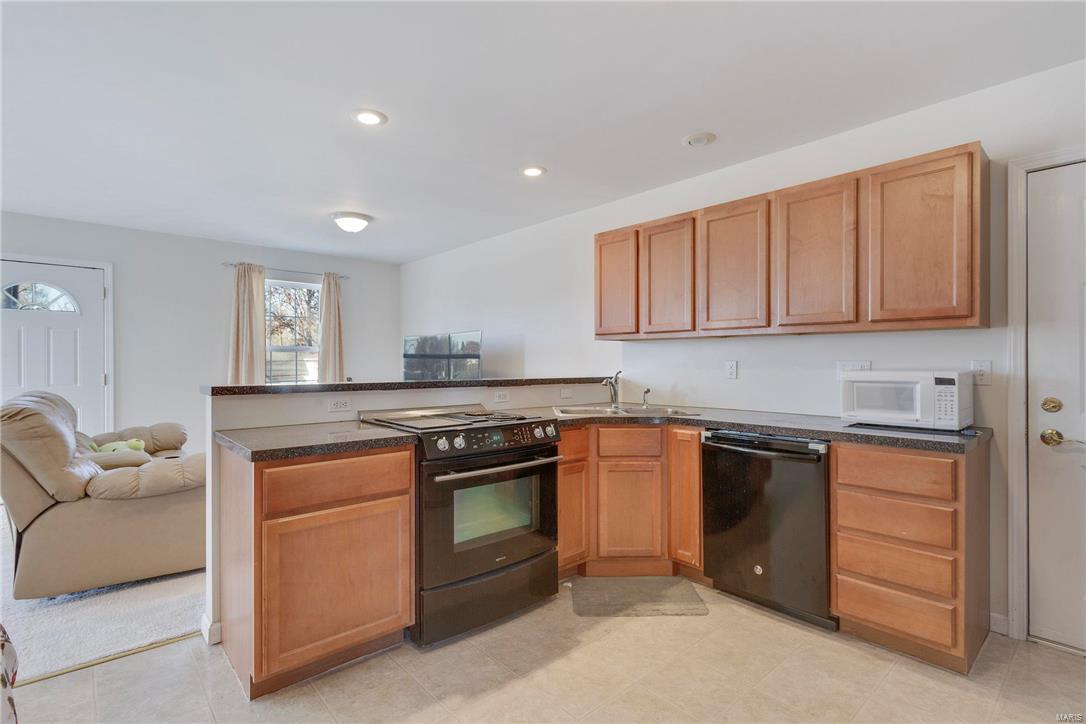 2832 Ridgeway Avenue St. Louis, MO 63114 - Photo 8 of 20 Gallery Image 8
