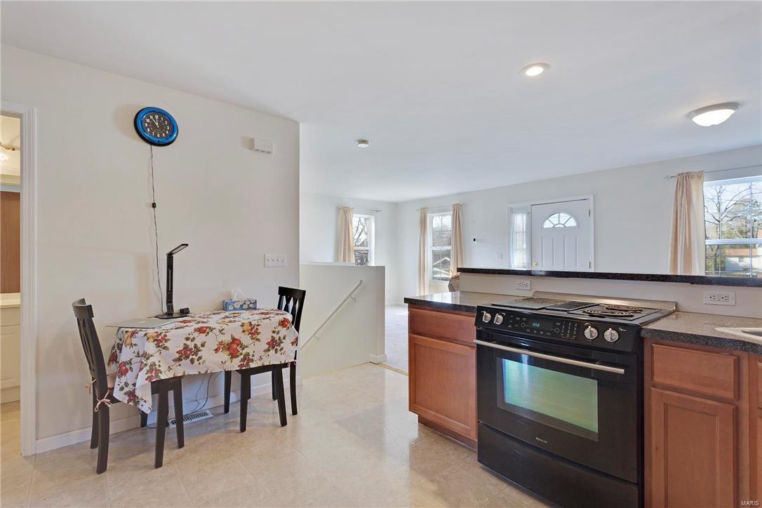 2832 Ridgeway Avenue St. Louis, MO 63114 - Photo 9 of 20 Gallery Image 9