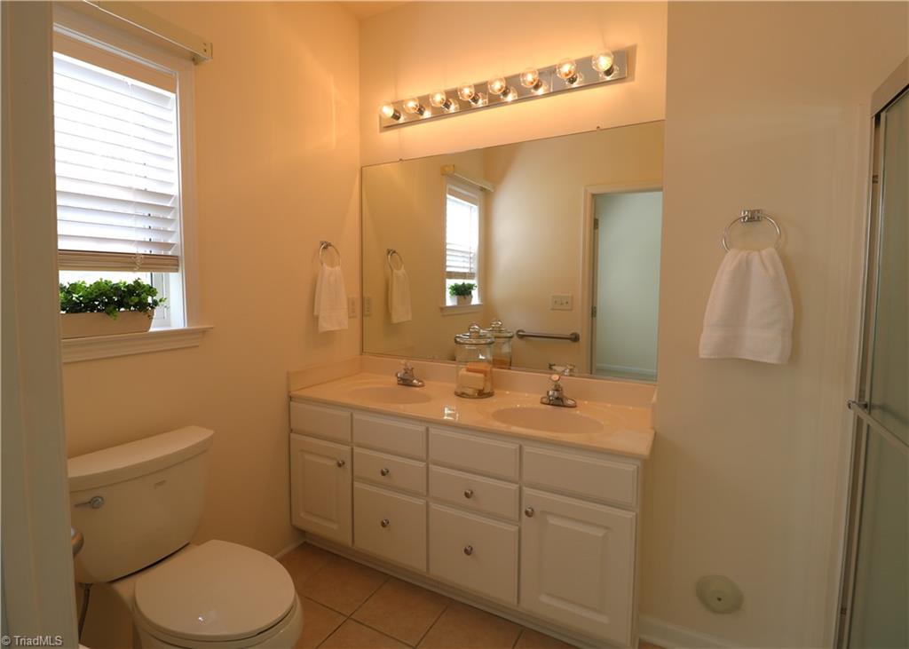 6901 Hanesbrook Circle, Unit 104 Clemmons, NC 27012 - Photo 13 of 18