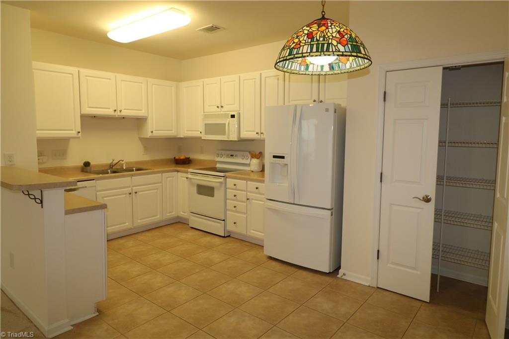 6901 Hanesbrook Circle, Unit 104 Clemmons, NC 27012 - Photo 4 of 18