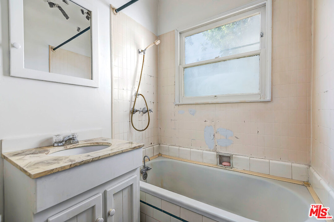 1497 East Maple Street Pasadena, CA 91106 - Photo 11 of 14
